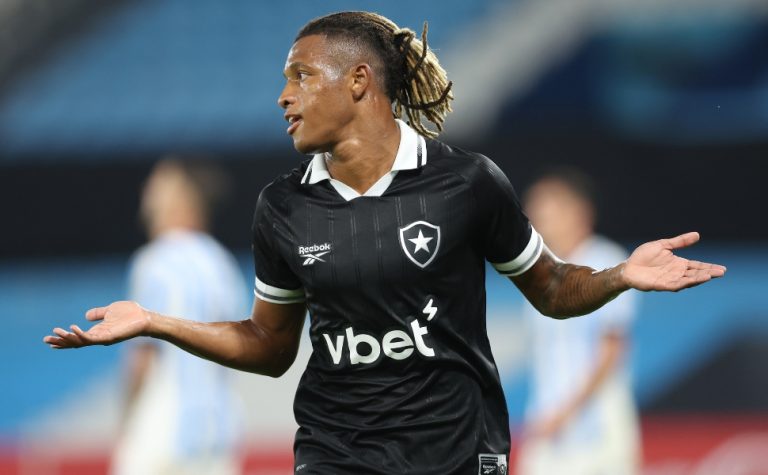 Danilo marca nos acréscimos e Botafogo vence a 1ª com novo treinador