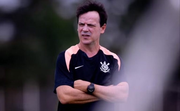 Diniz se diz “realizado” ao chegar no Timão