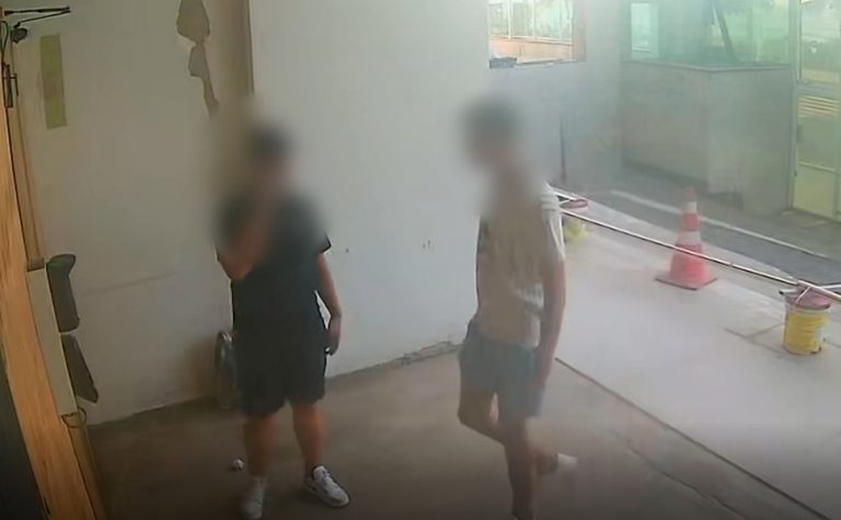 Dupla invade apartamento e furta R$ 160 mil em joias e dinheiro em Vila Velha