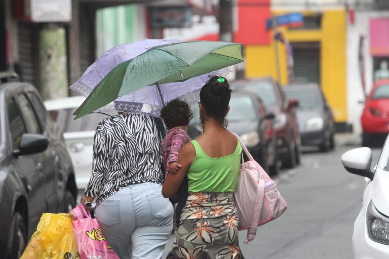Feriado de Nossa Senhora da Penha deve ser de chuva em todo o ES