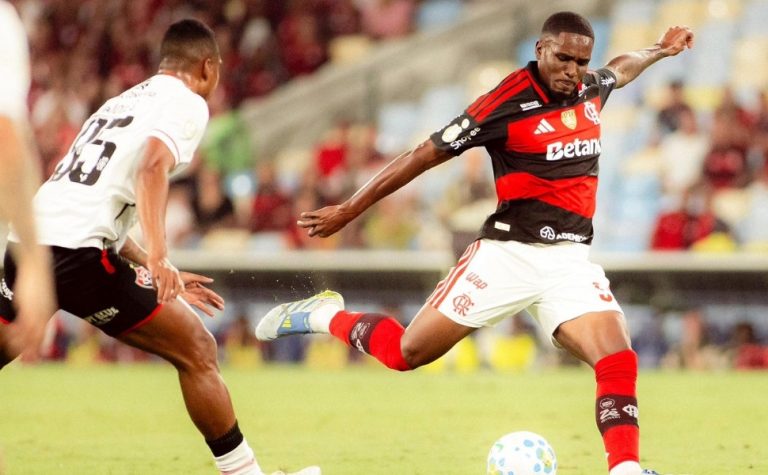 Flamengo supera Vitória na Copa do Brasil e segue 100% há seis jogos