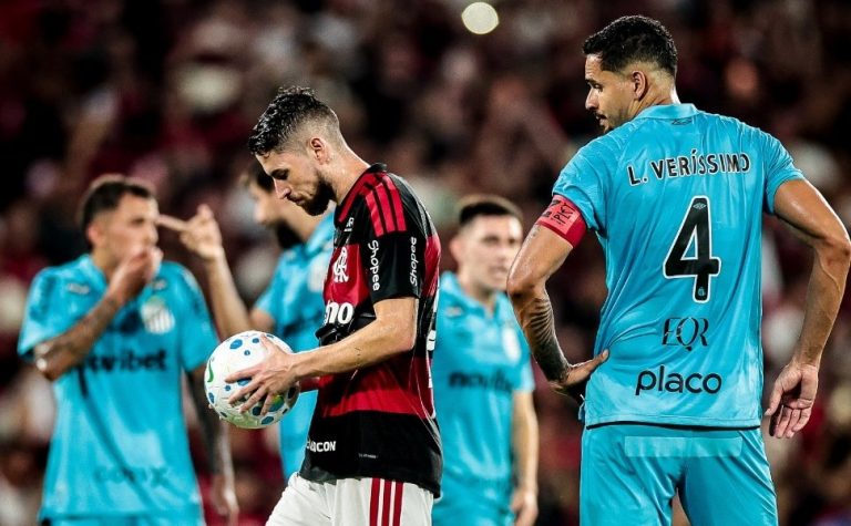 Flamengo vira sobre Santos em Maracanã lotado e se recupera após tropeços