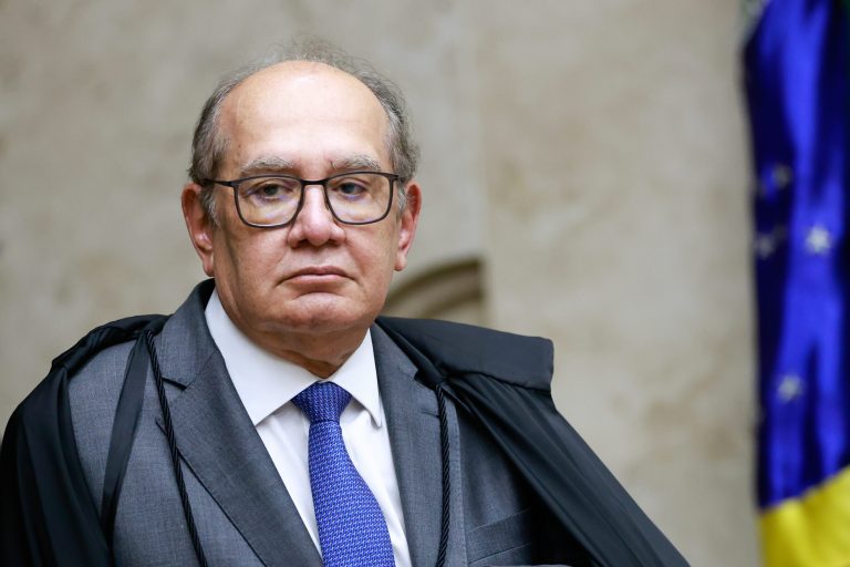 Oposição articula impeachment de Gilmar Mendes após pedido para STF investigar Zema