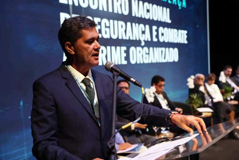 Governador adota tom de cautela sobre Senado