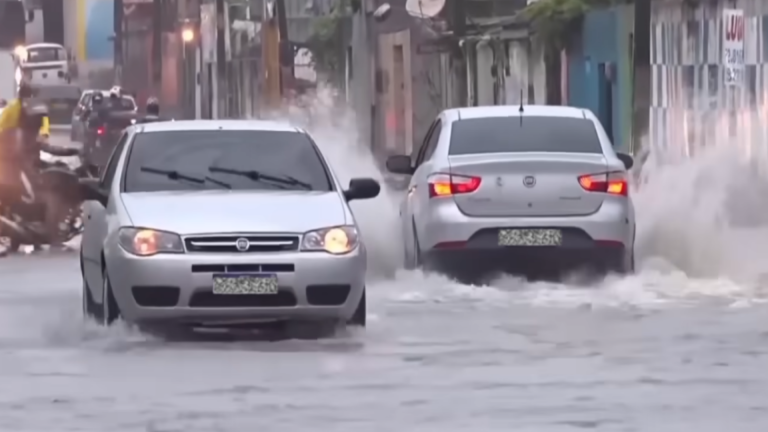Grande Recife, Zonas da Mata Sul e Norte entram em alerta vermelho devido às chuvas