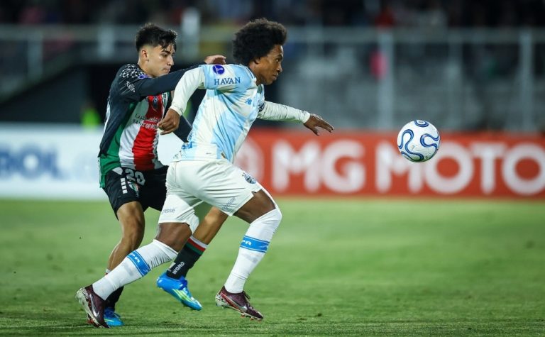 Grêmio perde 3 pênaltis, tem gol anulado e empata na Sul-Americana