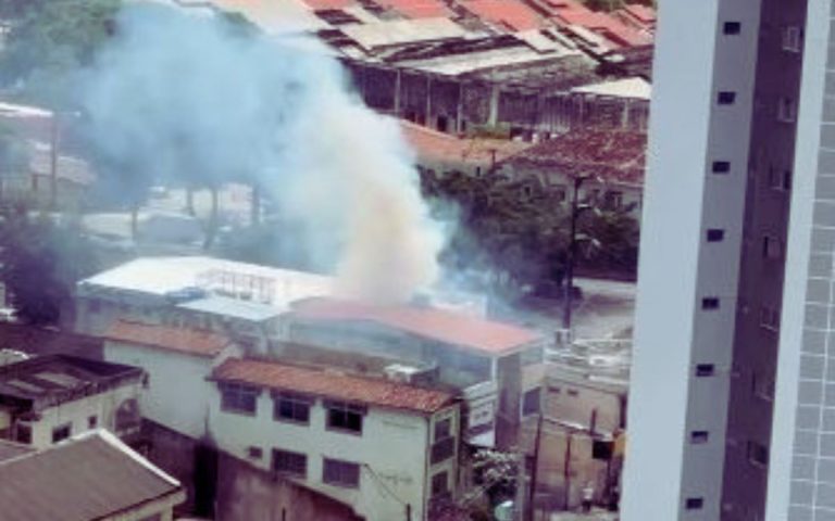 Incêndio atinge restaurante na Torre e deixa dois feridos