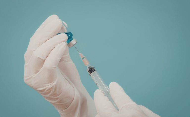 Injeção semestral contra HIV terá preço definido até junho para venda no Brasil