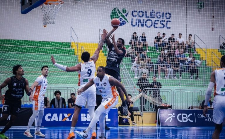 Instituto Viva Vida vence e segue na disputa da Liga Ouro de Basquete