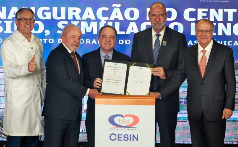 Lula sanciona lei para ampliar acesso a tratamentos de alto custo contra câncer