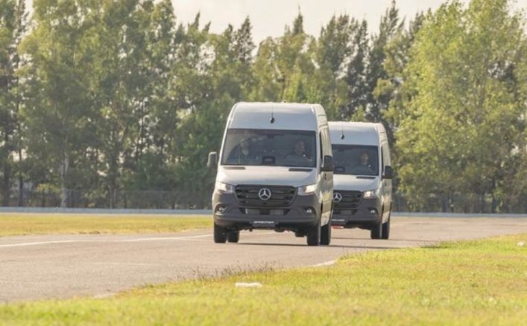 Mercado global de vans cresce e impulsiona nova Sprinter automática no ES