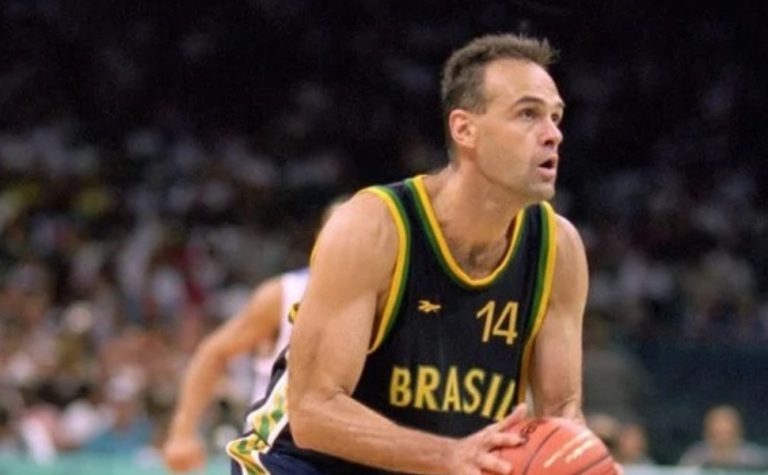 Morre Oscar Schmidt, lenda do basquete, aos 68 anos