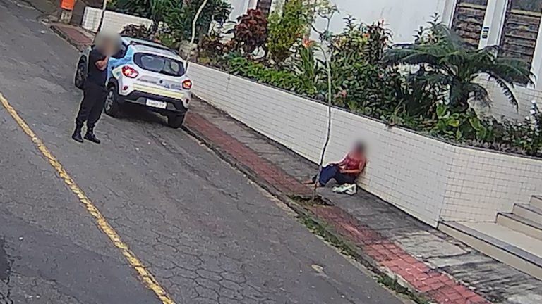 Mulher esfaqueia ex-marido após ter sido agredida por ele