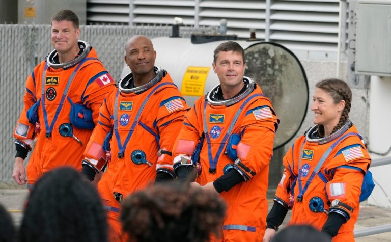 Nasa lança missão com astronautas à Lua, 53 anos após último voo Apollo
