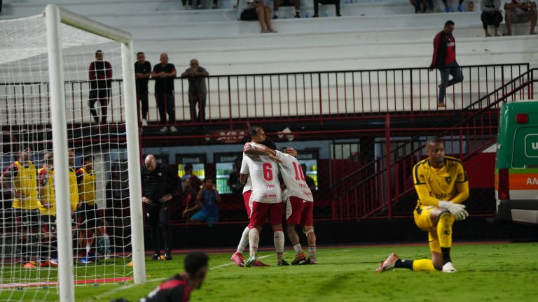 Náutico reage no fim e arranca virada heróica contra o Atlético-GO fora de casa