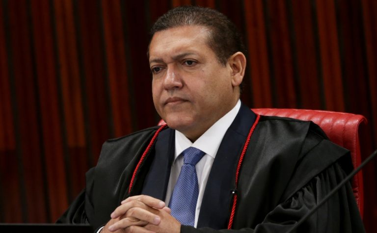 Nunes Marques é eleito presidente do TSE