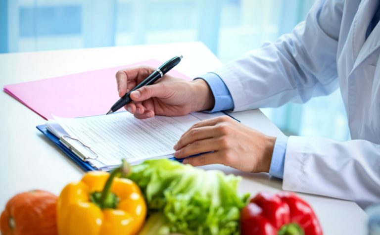 Nutricionistas ficam proibidos de usar IA para simular resultados e imagens