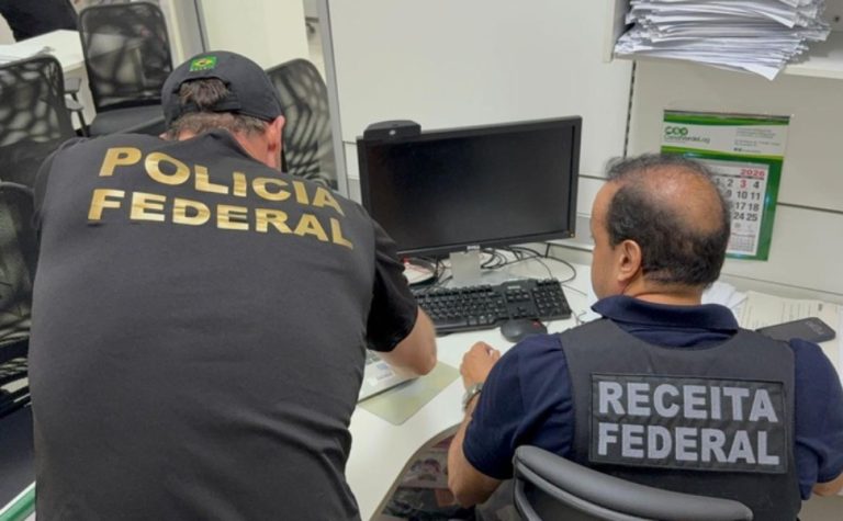 Operação da PF cumpre mandados no ES por esquema de contrabando no Porto do RJ