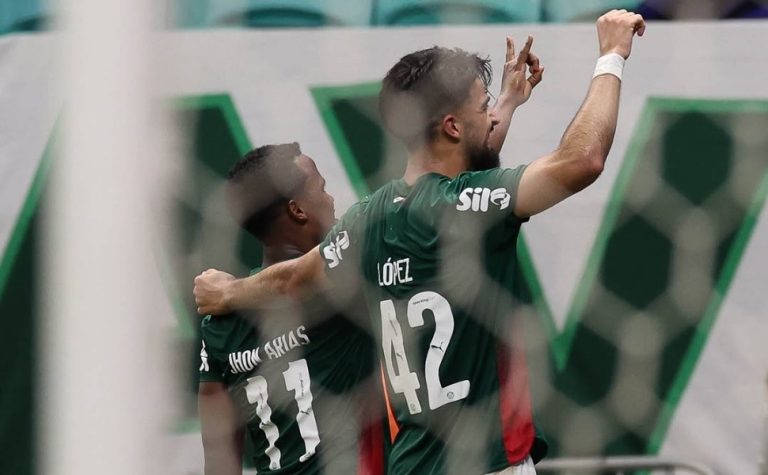 Palmeiras arranca vitória contra o Bahia no fim e abre ainda mais na ponta
