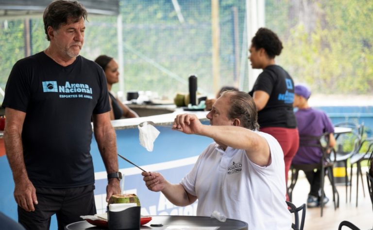 Pesadelo na Cozinha: episódio tem baratas, briga e caos em restaurante de SP