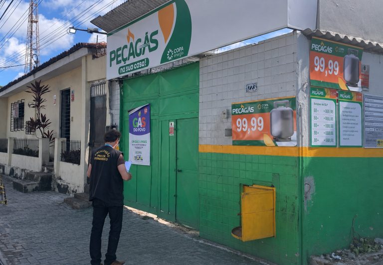 Pesquisar preços ajuda a reduzir o peso do botijão de gás no orçamento
