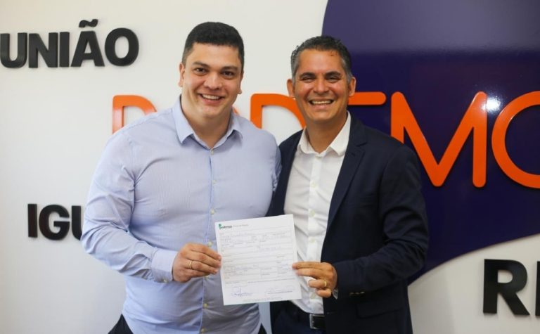 Podemos filia Renzo Mendes para disputa à Câmara Federal