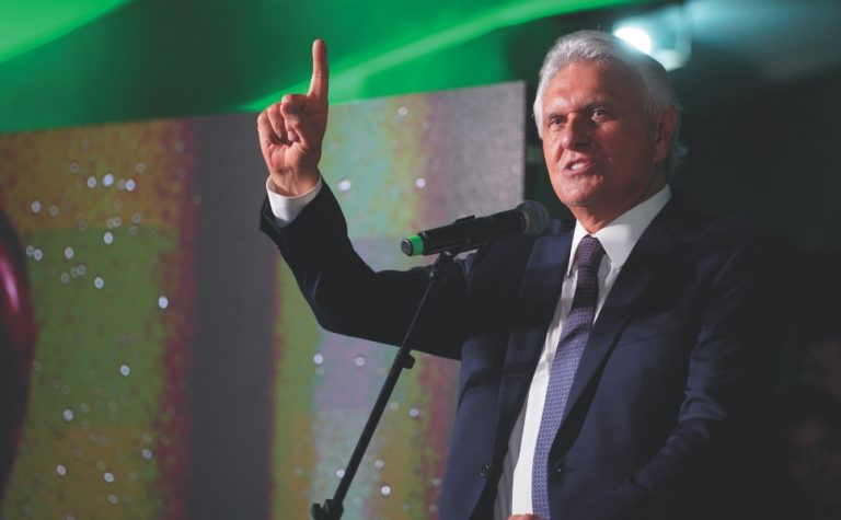 Pré-candidato à presidência faz elogios à operação que matou 122 no Rio