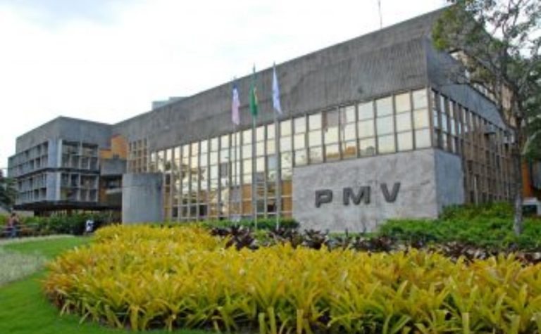 Prefeitura de Vitória publica novo edital de concurso público com 32 vagas