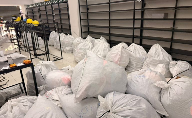 Receita Federal apreende cinco toneladas de mercadorias falsificadas em lojas do ES