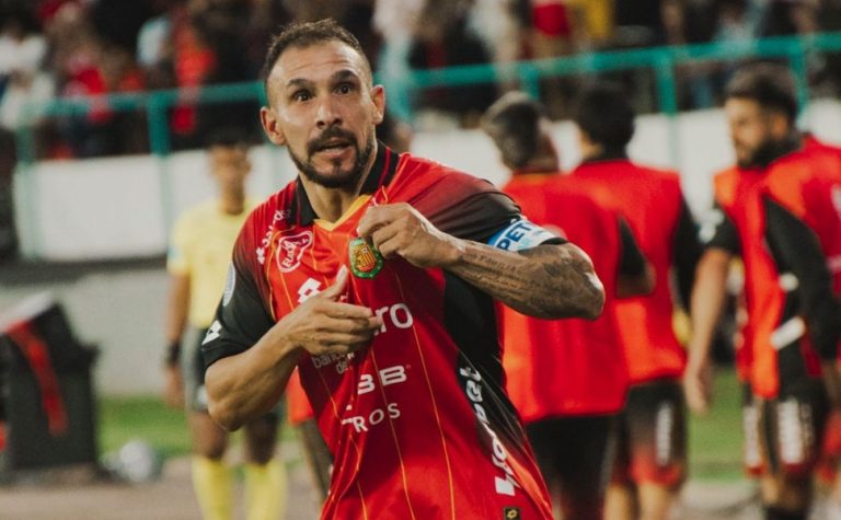 Santos perde para o Deportivo Cuenca com ‘gol olímpico’ na estreia da Sul-Americana