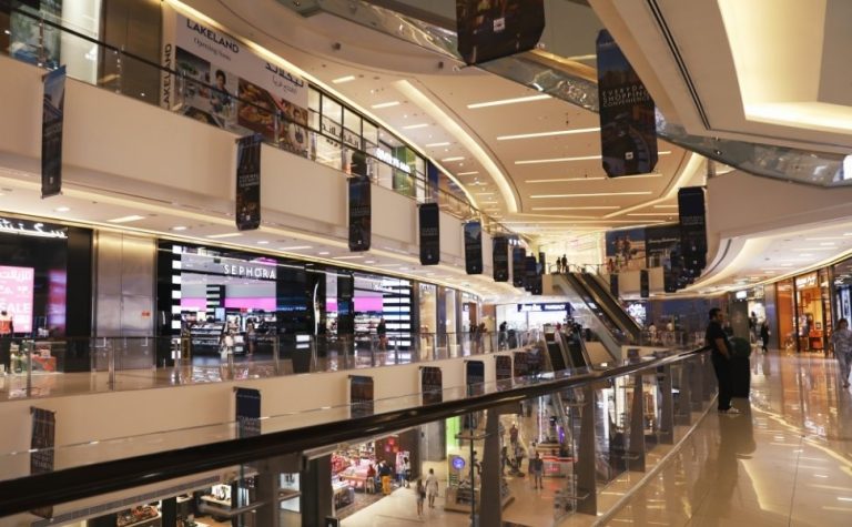 Shoppings enfrentam queda de vendas e lojistas discutem horário de funcionamento
