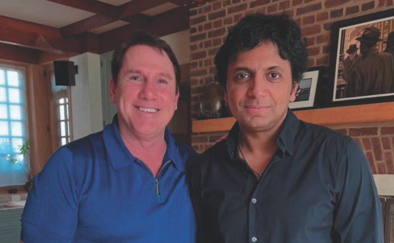 Sparks e Shyamalan unem seus talentos
