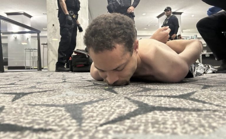 Suspeito de ataque durante jantar com Trump está sob custódia, diz FBI