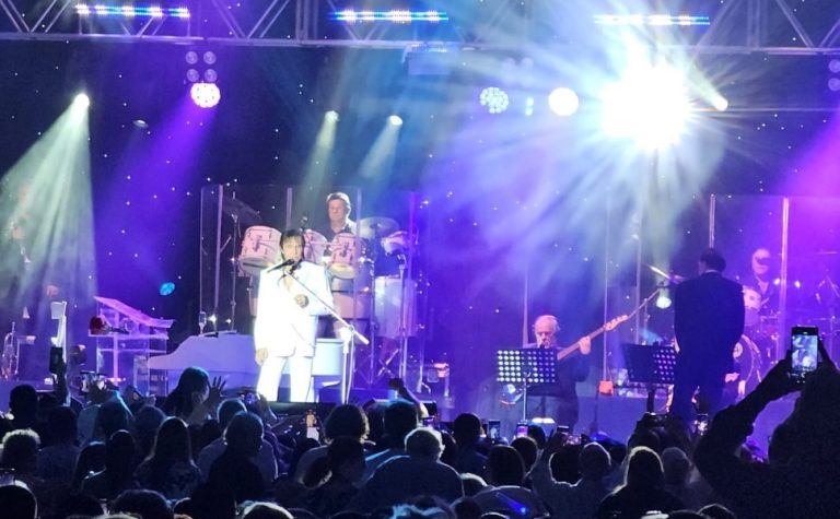 ES vive noite de emoção no aniversário de Roberto Carlos