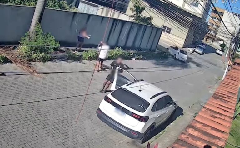 VÍDEO | Suspeito é preso após render mulher e levar carro em Vila Velha