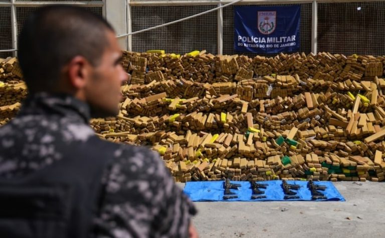 Vídeo mostra bunker onde 48 toneladas de maconha foram encontradas pela polícia
