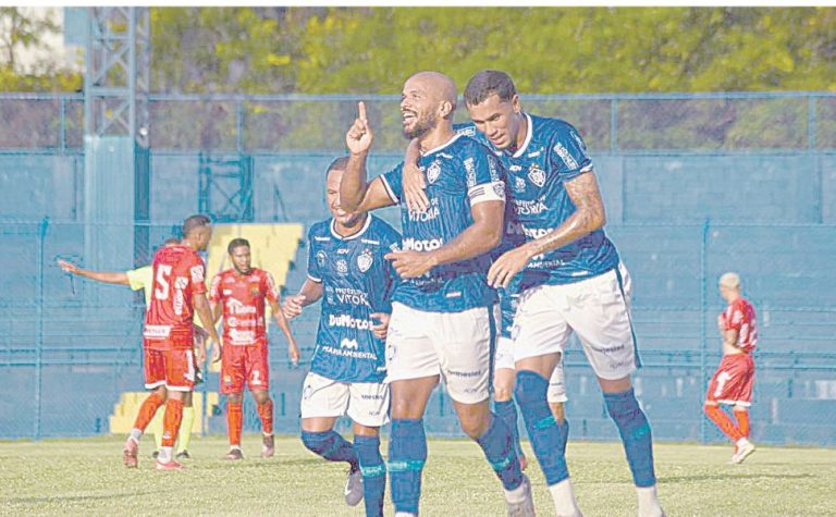 Vitória goleia o Porto/BA por 3 a 0 no Salvador Costa