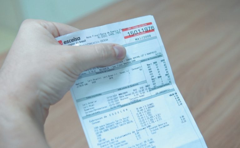 325 mil famílias no ES têm direito a isenção, mas pagam conta de luz