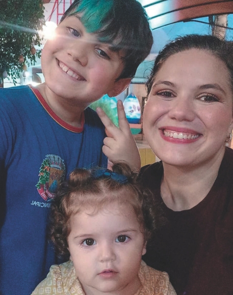 A história da mãe que voltou à universidade em busca de rotina mais estável