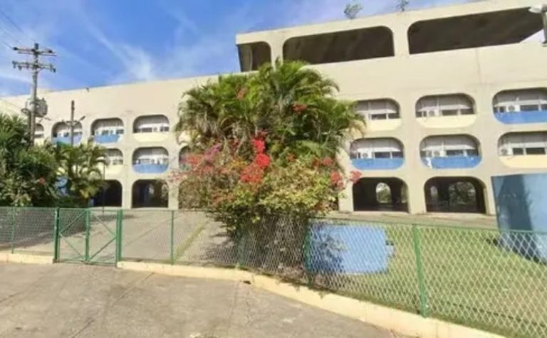 Bomba caseira explode em escola de Belford Roxo e fere oito alunos