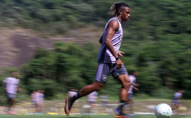 Botafogo chega embalado para enfrentar o Remo