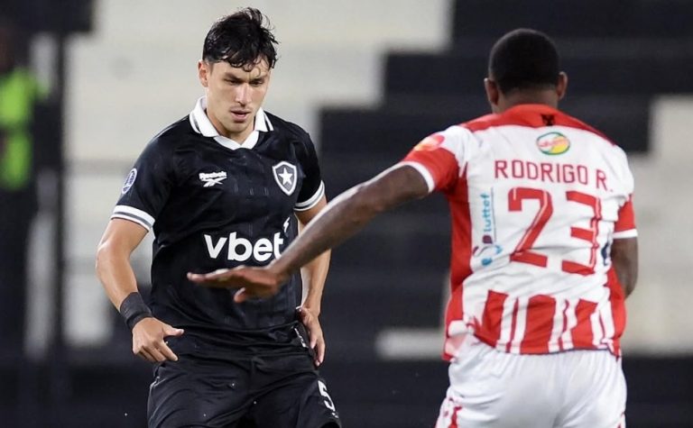 Botafogo demora, mas atropela Petrolero e encaminha vaga na Sul-Americana