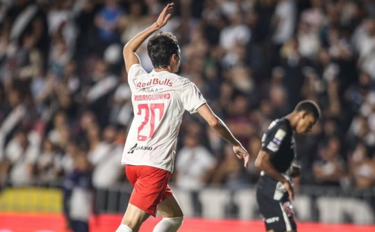 Bragantino domina em São Januário, vence e deixa Vasco perto do Z4