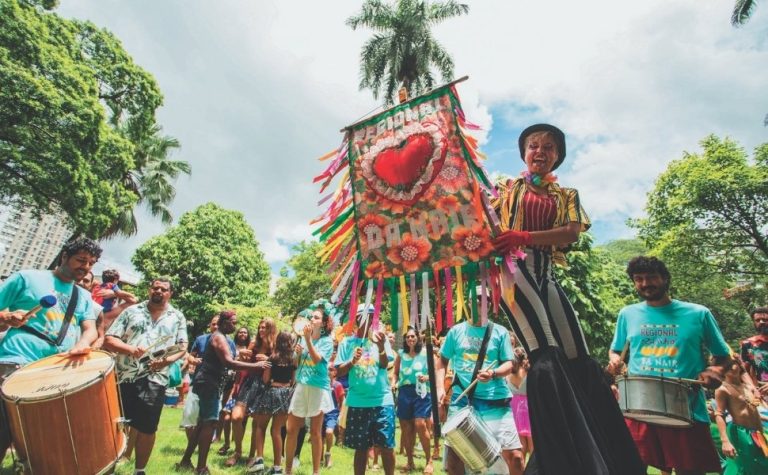 Cais das Artes vira ponto de encontro do samba