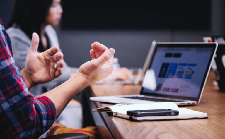 Candidatos recorrem a truques em seleções de empregos