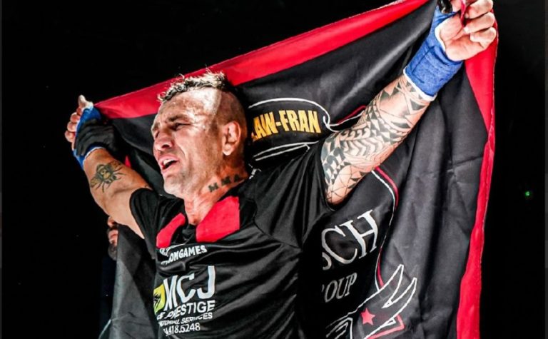 Capixaba estreia com vitória no MMA