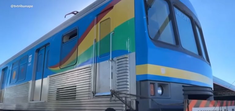 Chega ao Recife primeiro trem usado comprado de Belo Horizonte para reforçar metrô