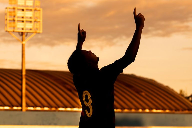 Clássico nordestino na Ilha do Retiro vale vaga no G-4 da Série B