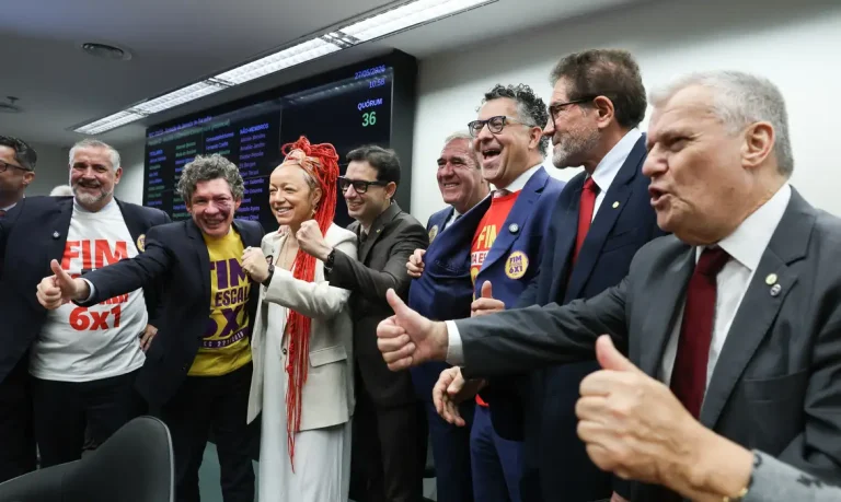 Comissão especial da Câmara aprova fim da escala 6×1
