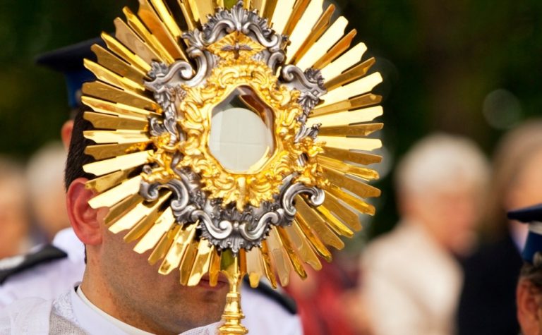 Corpus Christi: saiba onde é feriado e os direitos de quem trabalha na data